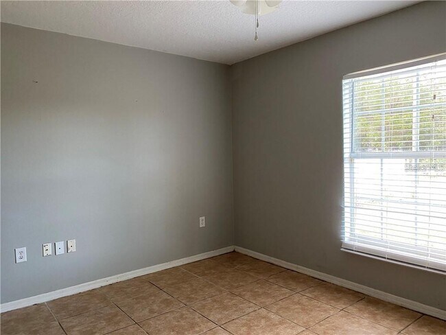 Building Photo - 620 Chestnut Ave