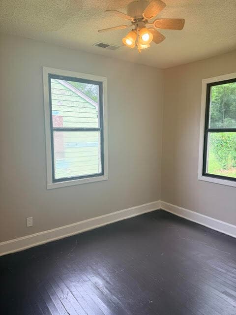 Building Photo - 109 14th Ct W