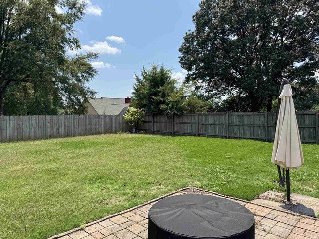 Building Photo - 7881 Elm Leaf Dr