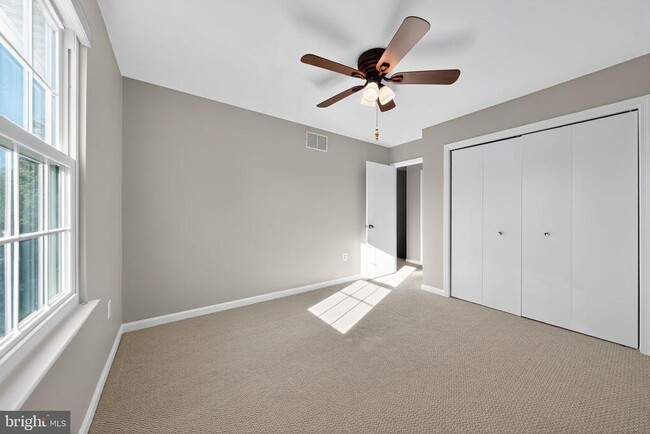 Building Photo - 7850 Greengate Way