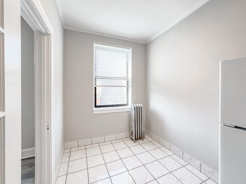 Building Photo - 4857 N Damen Ave