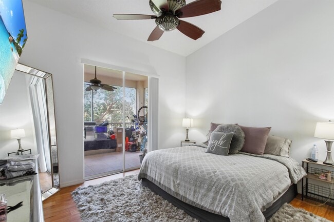 Building Photo - 4228 Central Sarasota Pkwy