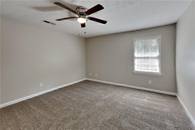 Building Photo - 101 Chantilly Ln