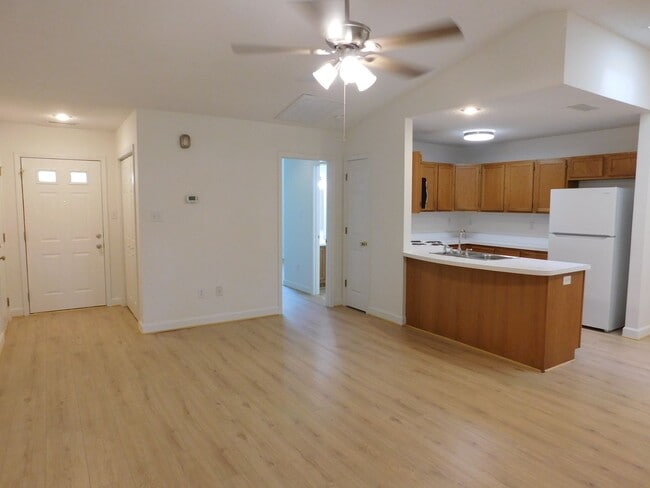 Building Photo - 208 Tobiano Dr