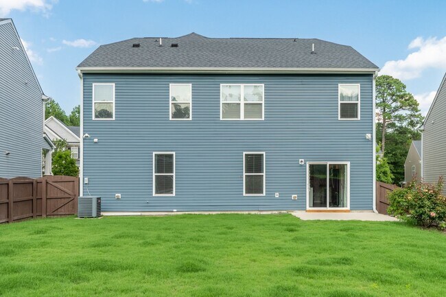 Building Photo - Gorgeous Single Family home in East Durham: Available Now