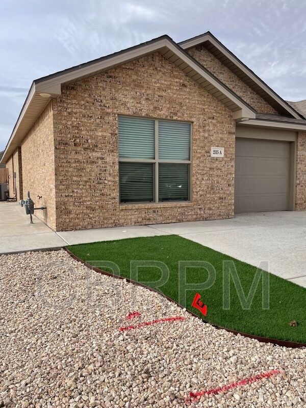 Building Photo - 2129 N Texas Ave