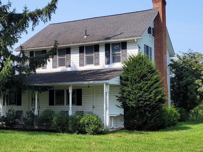 Building Photo - Country Views In Berks County-one pet allowed