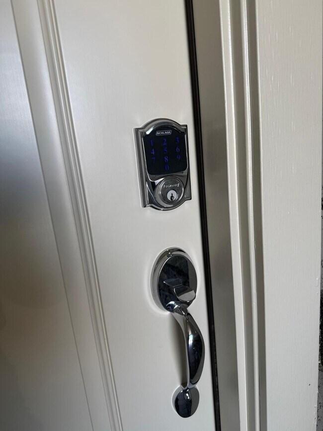 Building Photo - 24245 W Raymond St