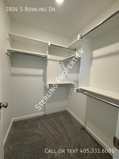 Building Photo - 2804 S Bowling Dr