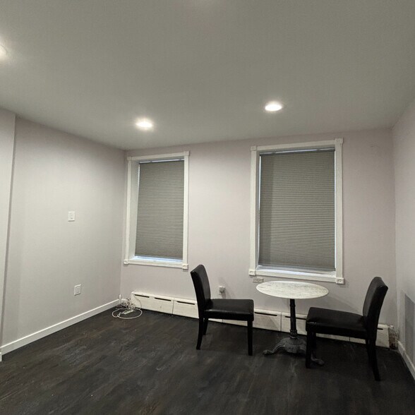 Building Photo - 25 Gelston Ave
