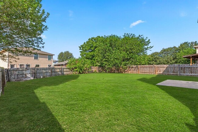 Building Photo - 7409 Elk Pass Dr