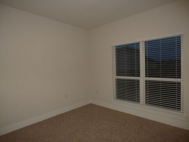 Building Photo - 5753 Danbury Blvd