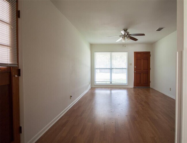 Building Photo - 8406 Burrell Dr