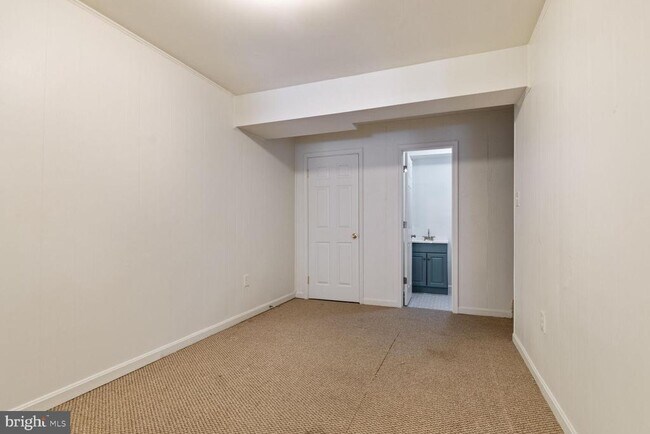 Building Photo - 2849 Schoolhouse Cir