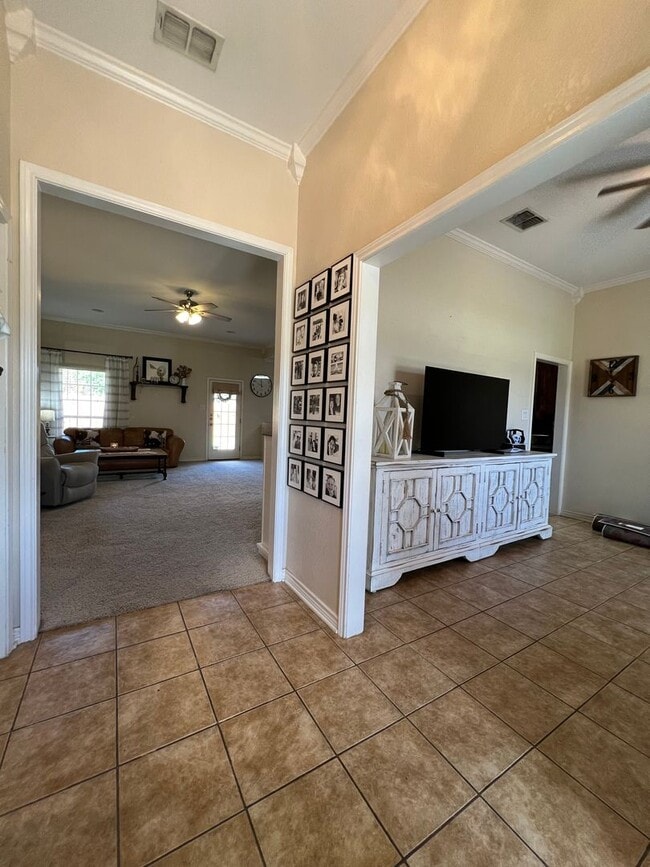 Building Photo - 1535 Glenwood Dr