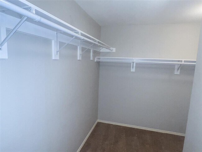 Building Photo - 2208 Bluebonnet Dr