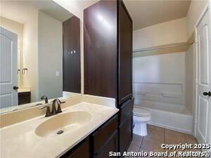 Building Photo - 131 Creekside Villa Dr