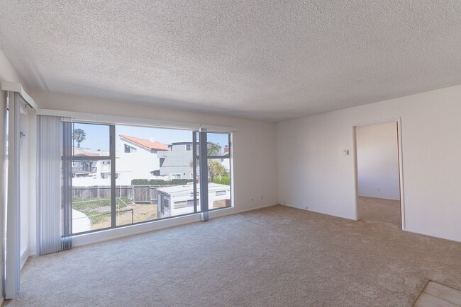 Building Photo - 137 Simi Ave