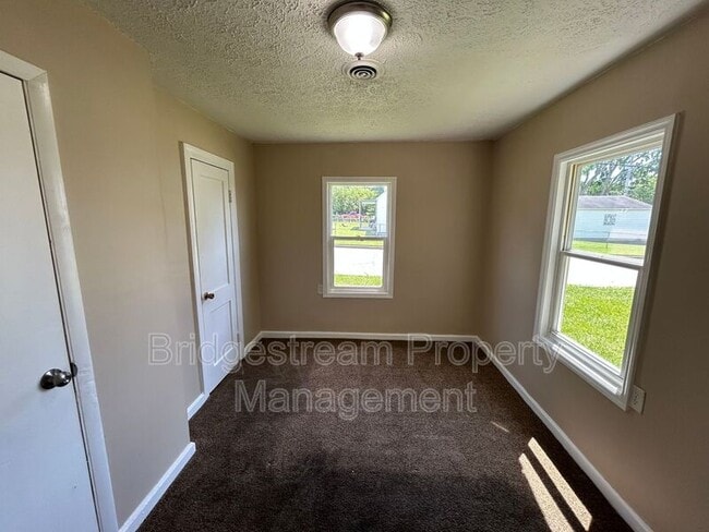 Building Photo - 1581 Wilbur Ave