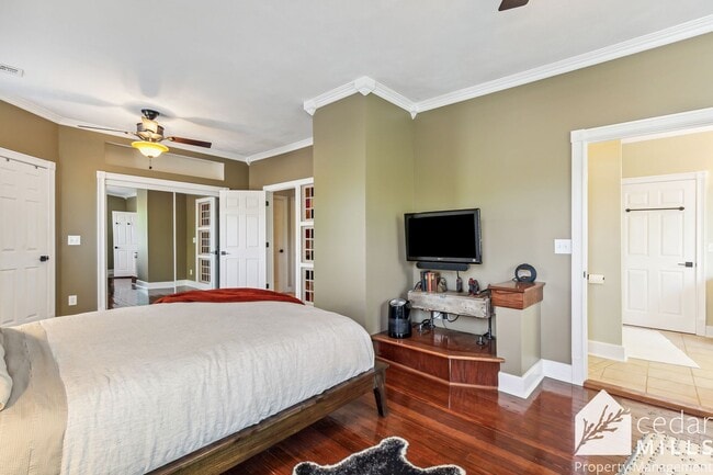 Building Photo - EXTRAORDINARY historic rental opportunity ...