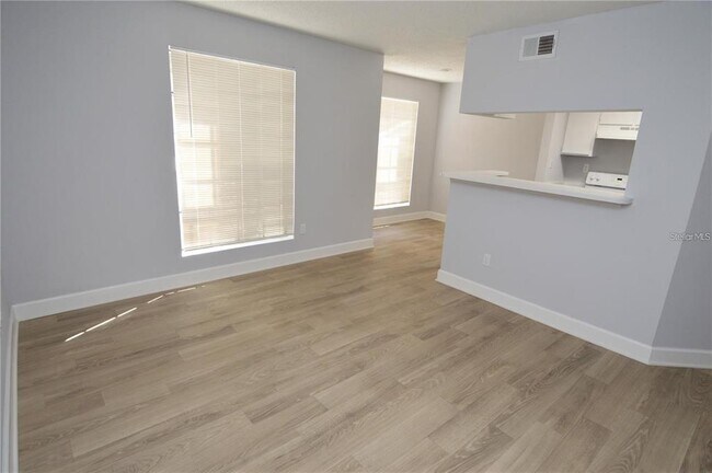 Building Photo - 8758 Mallard Reserve Dr