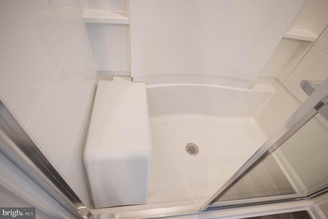 Building Photo - 417 Creekbed Cir