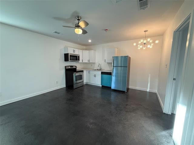 Building Photo - 1135 Holly Glen Cir