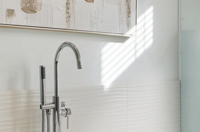 Building Photo - 2026 Hazel St