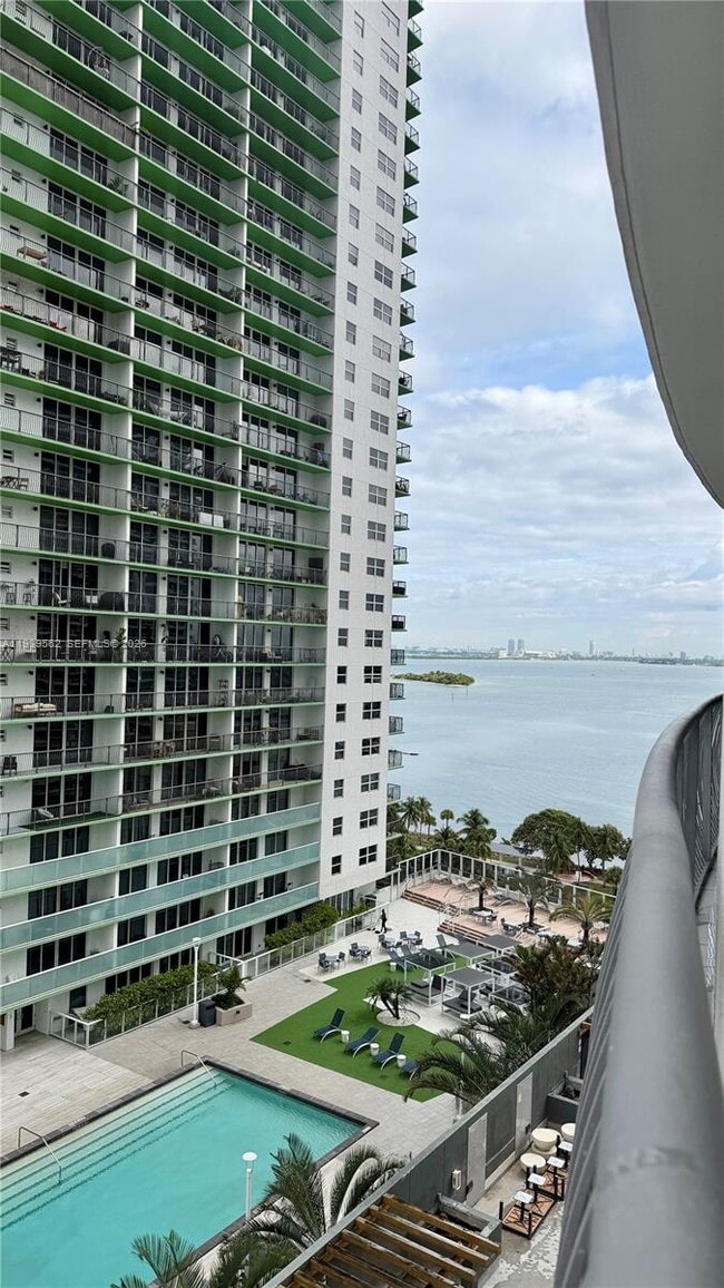 Building Photo - 1750 N Bayshore Dr