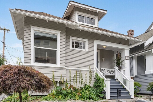 Building Photo - 2403 7th Ave W