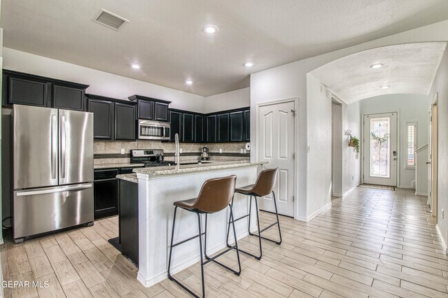 Building Photo - 7517 Red Cedar Dr