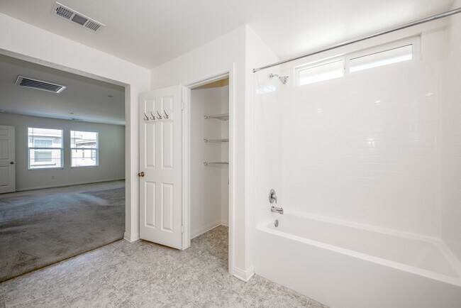Building Photo - 17106 Zion Dr