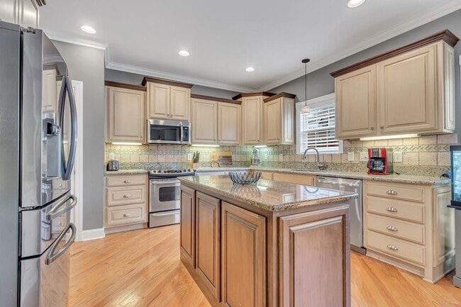 Building Photo - 1016 Red Pepper Ridge