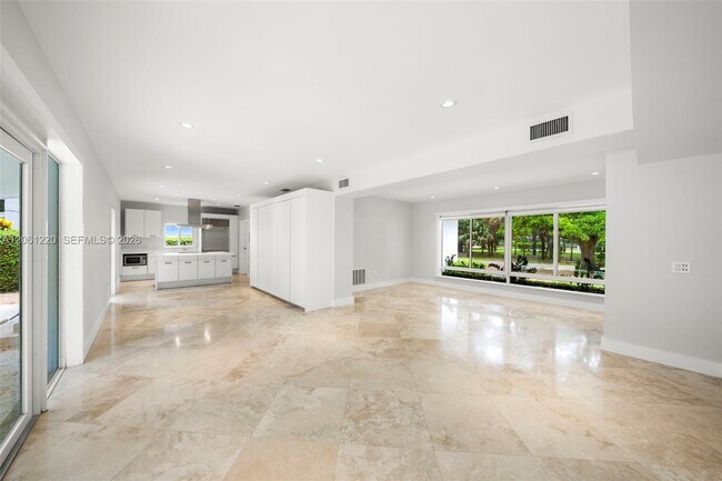 Building Photo - 5510 Orduna Dr