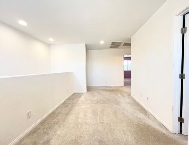 Building Photo - Well-maintained 4-bedroom, 3-bath home in a desirable gated community