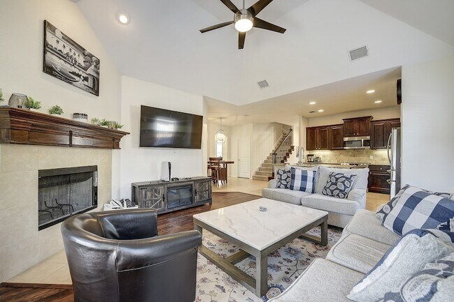 Building Photo - 106 Martingale Trail
