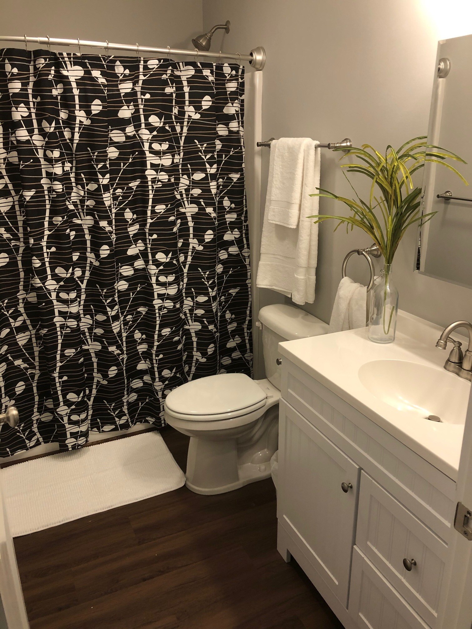 private bathroom - 2 Sunnydale Dr