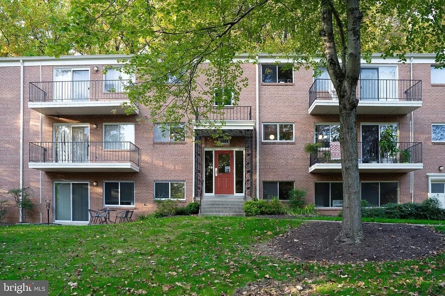 Building Photo - 10684 Weymouth St