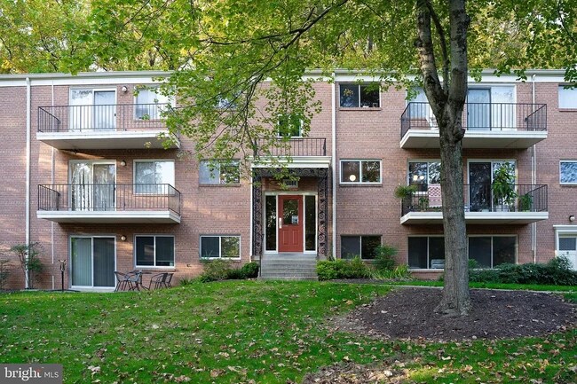 Building Photo - 10684 Weymouth St