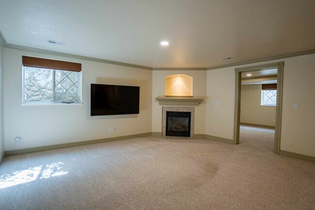 Building Photo - 414 Choke Cherry Ln