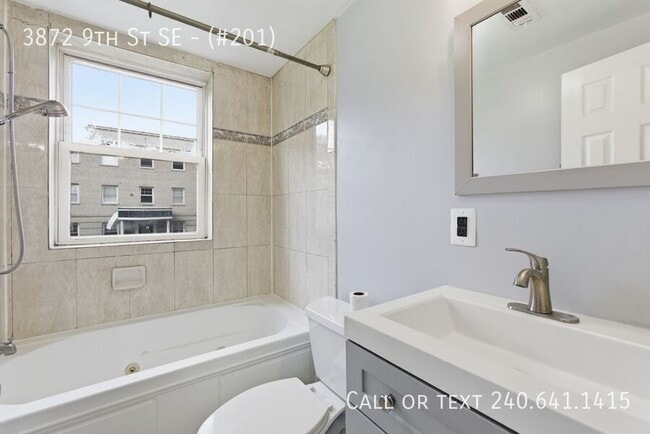 Building Photo - 3872 9th St SE