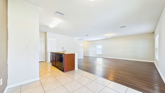 Building Photo - 4-Bedroom Home with Spacious Layout in Ayersworth Glen – Wimauma, FL