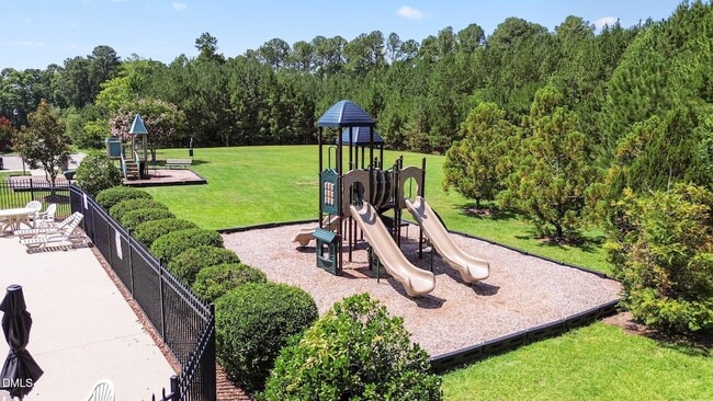 Building Photo - 855 Ember Dr