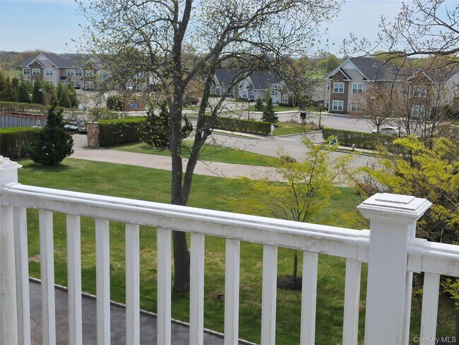 Building Photo - 44 Fox Hill Dr