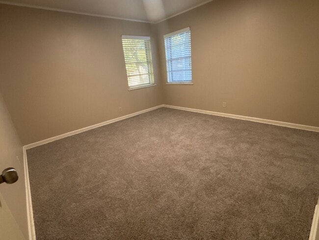 Building Photo - 204 Ridgecrest Dr