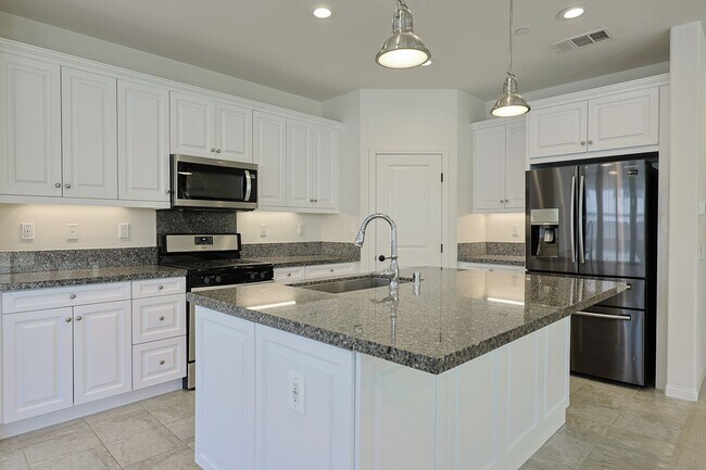 Building Photo - Gorgeous 4 Bedroom and 3 Bath Home in Chula vista/Otay Ranch Area