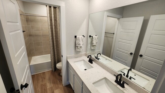 Building Photo - University Village -4bd, 2bth/Hausman Rd