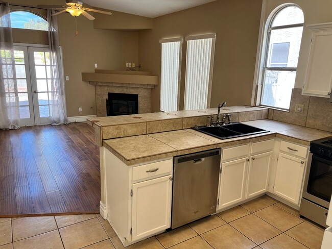 Building Photo - Desert Creek gem