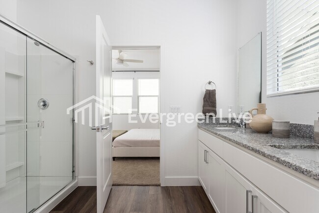 Building Photo - 9117 N 181st Ave