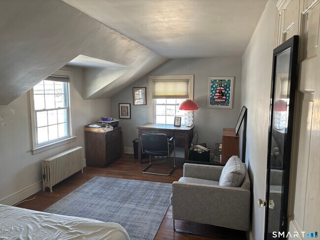 Building Photo - 150 Thames St